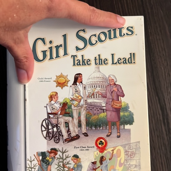 Vintage Girl Scout Take the Lead Tin Box Shaped Like a book Collectable HTF rare - Picture 10 of 15